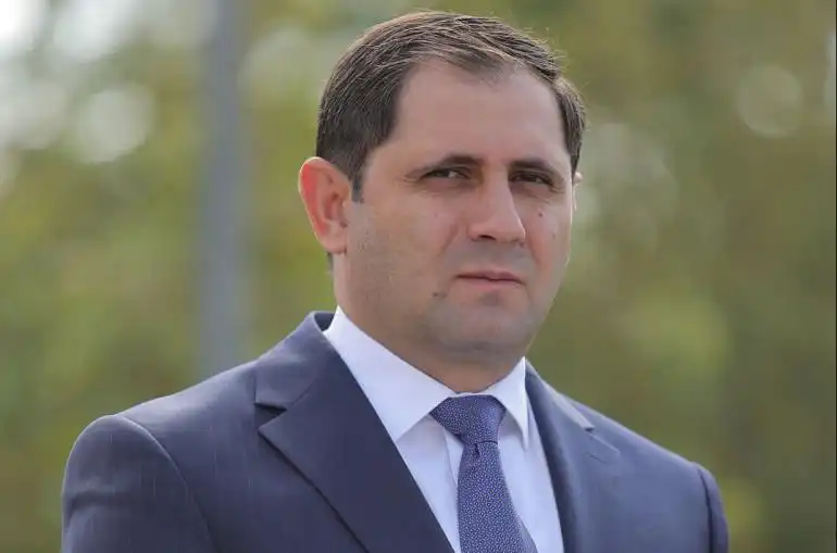Սուրէն Պապիկեան մեկնած է ԱՄՆ