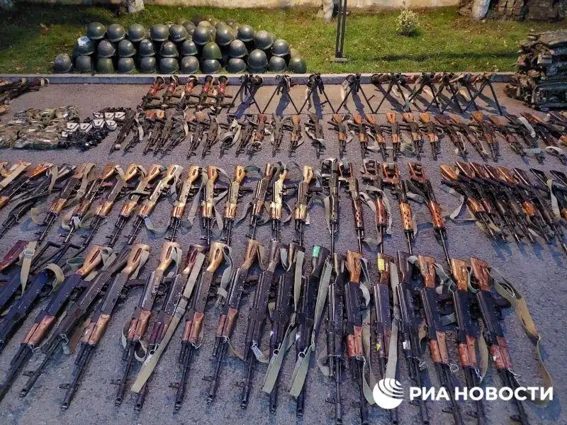 Ատրպէյճան «կը ցուցադրէ» հերոսական Արցախի զէնքերը (Լուսանկարներ)