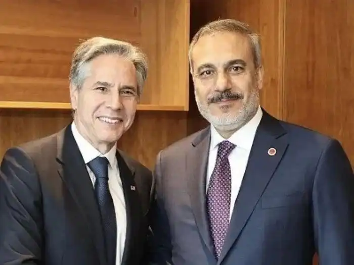 Պլինքըն Արցախի վիճակը քննարկած է Թուրքիոյ Արտաքին գործոց նախարարին հետ 