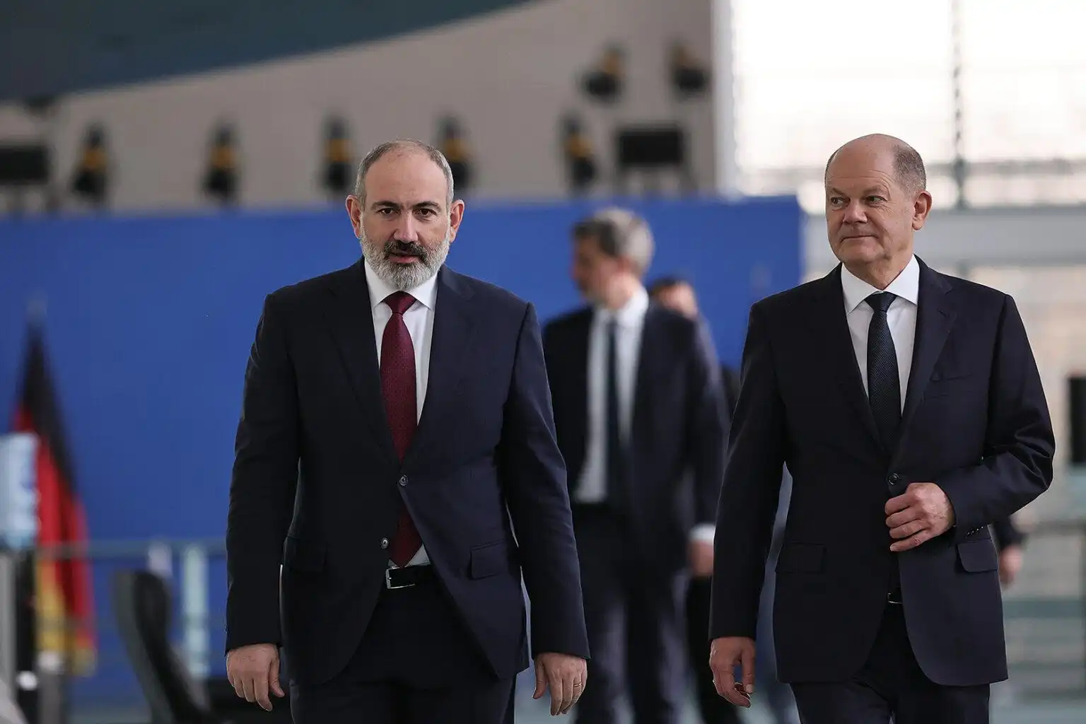 Փաշինեանը հայ–ատրպէյճանական սահմանի լարուածութեան աճը քննարկած է Գերմանիոյ վարչապետի հետ