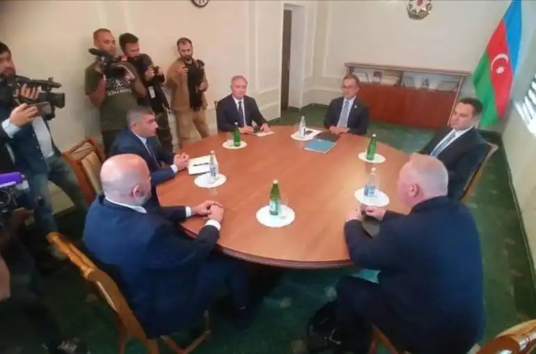 Եւլախի մէջ առաջին հանդիպում. Արդիւնքներուն մասին անյստակութիւն