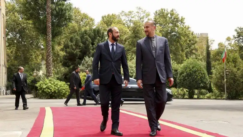 «Գործադրուող ճիգերը կարեւոր են». Միրզոյեան զրուցած է իրանցի իր պաշտօնակիցին հետ 