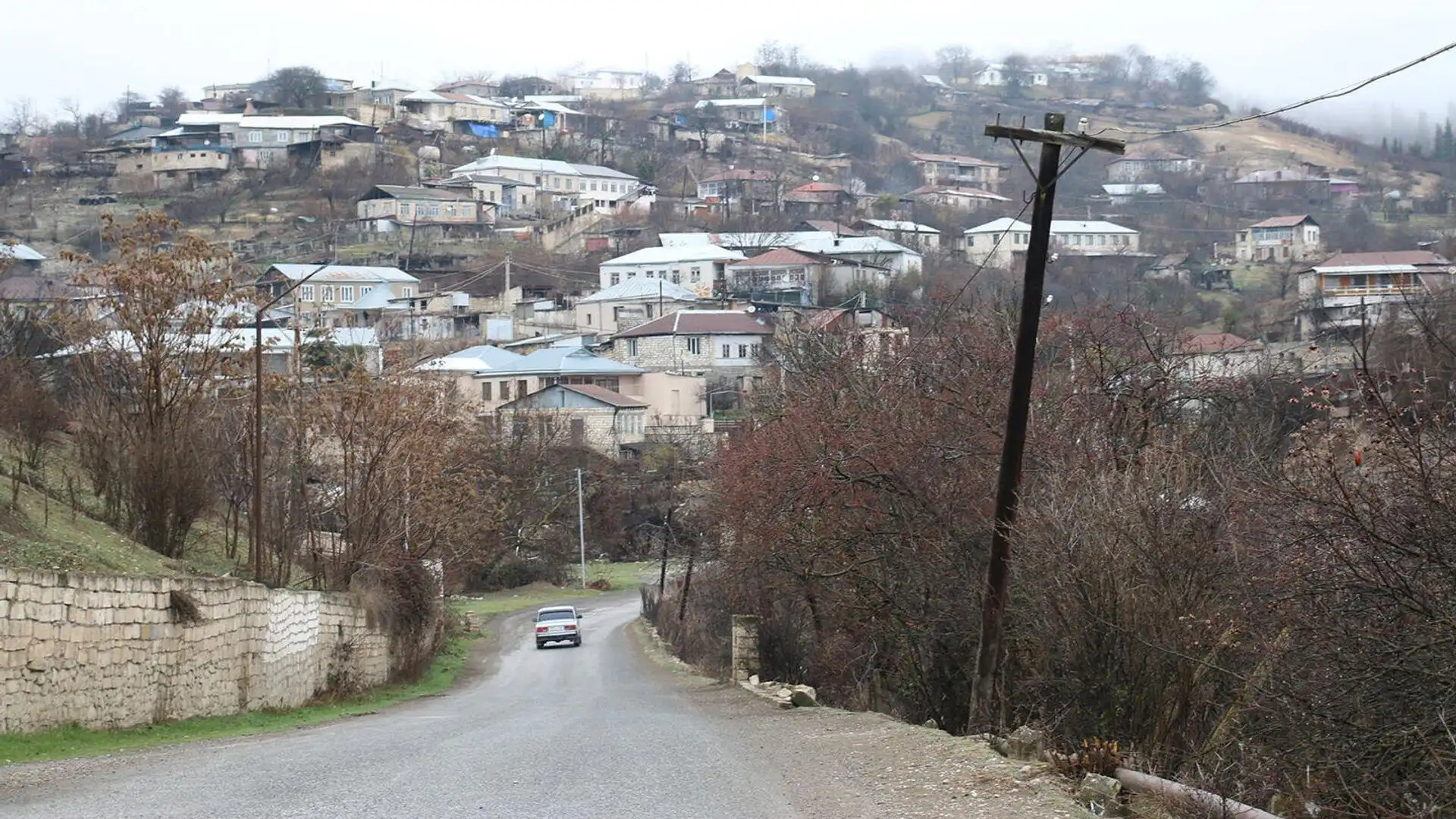 Հարցումներով  լի վիճակ Արցախի մէջ. Ակնայի ճանապարհով օգնութիւնը, որմէ ետք Լաչինի վերաբացո՞ւմ