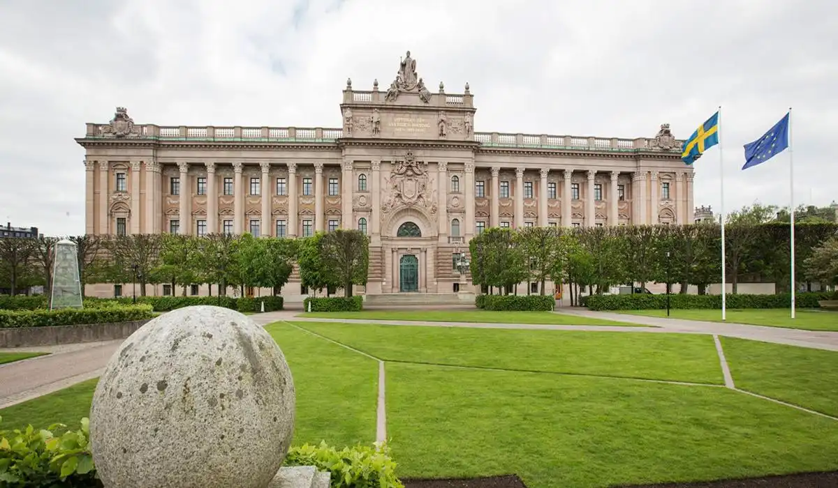 Շուէտի խորդրանաին առջեւ այրած են Էրտողանի խրտուիլակը