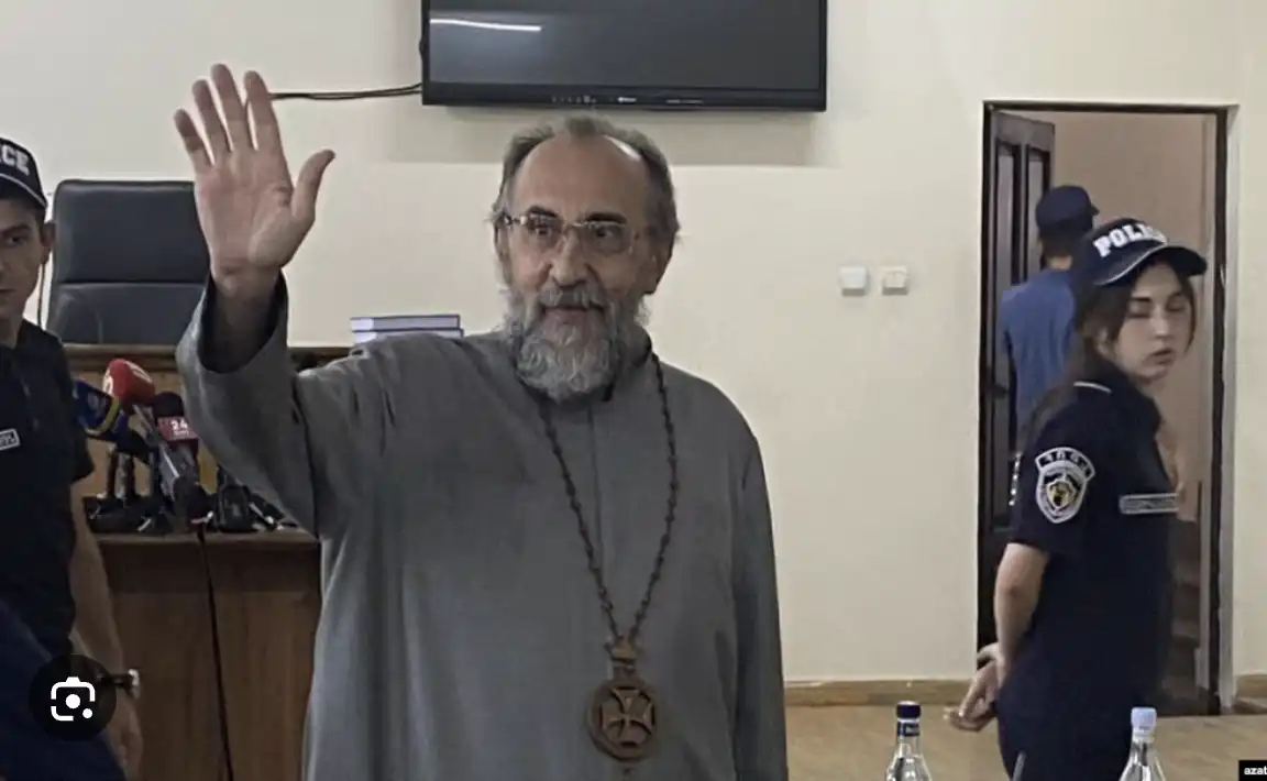 Միքայէլ Սրբազան կրնայ 2 տարի  6 ամիս  բանտարկուիլ. Դատախազը միջնորդութիւն ներկայացուց 