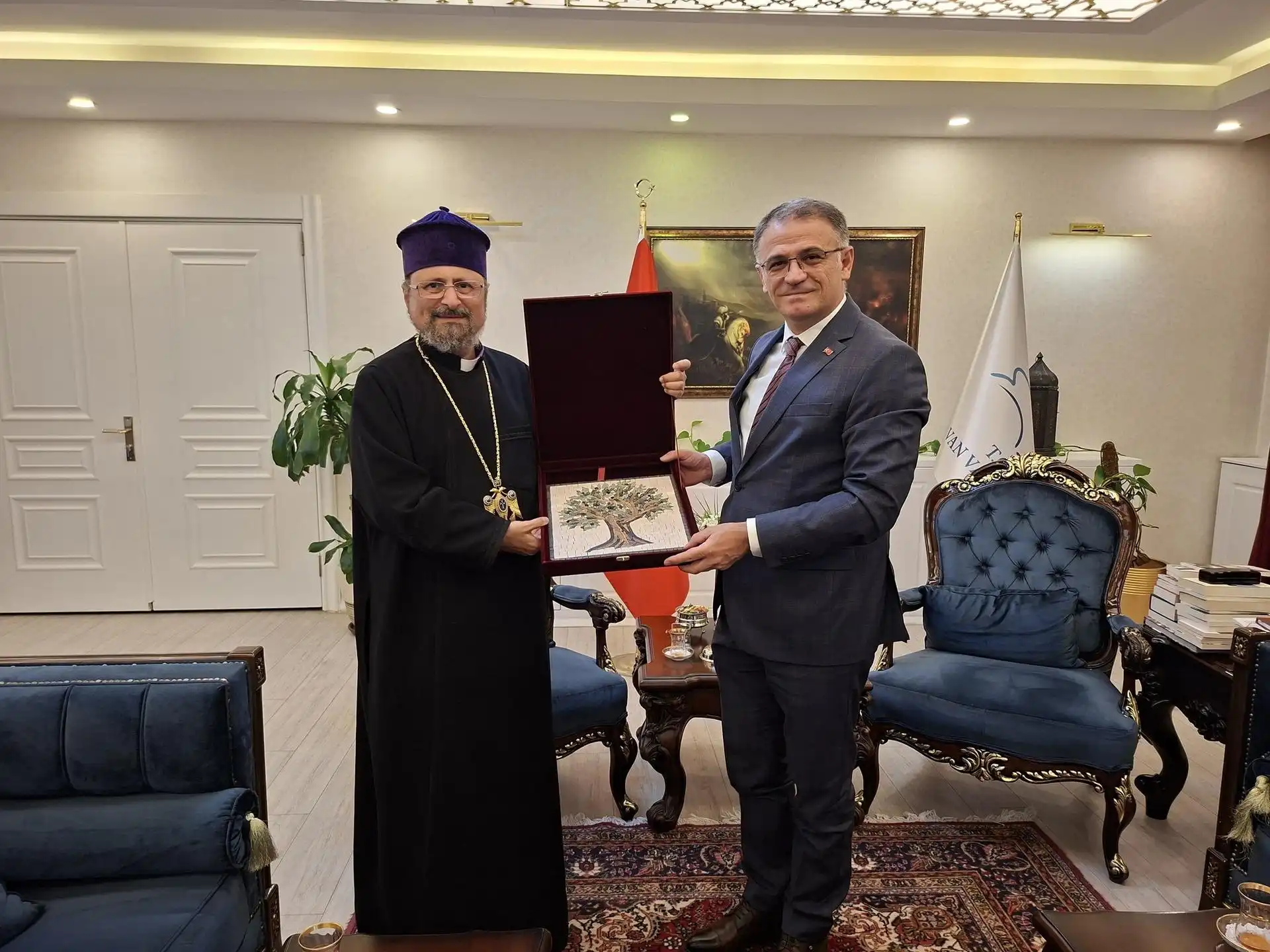 Պոլսոյ  Սահակ Բ. Պատրիարքի քաղաքավարական այցերը Իգտիրի եւ Վանի  կուսակալներուն    