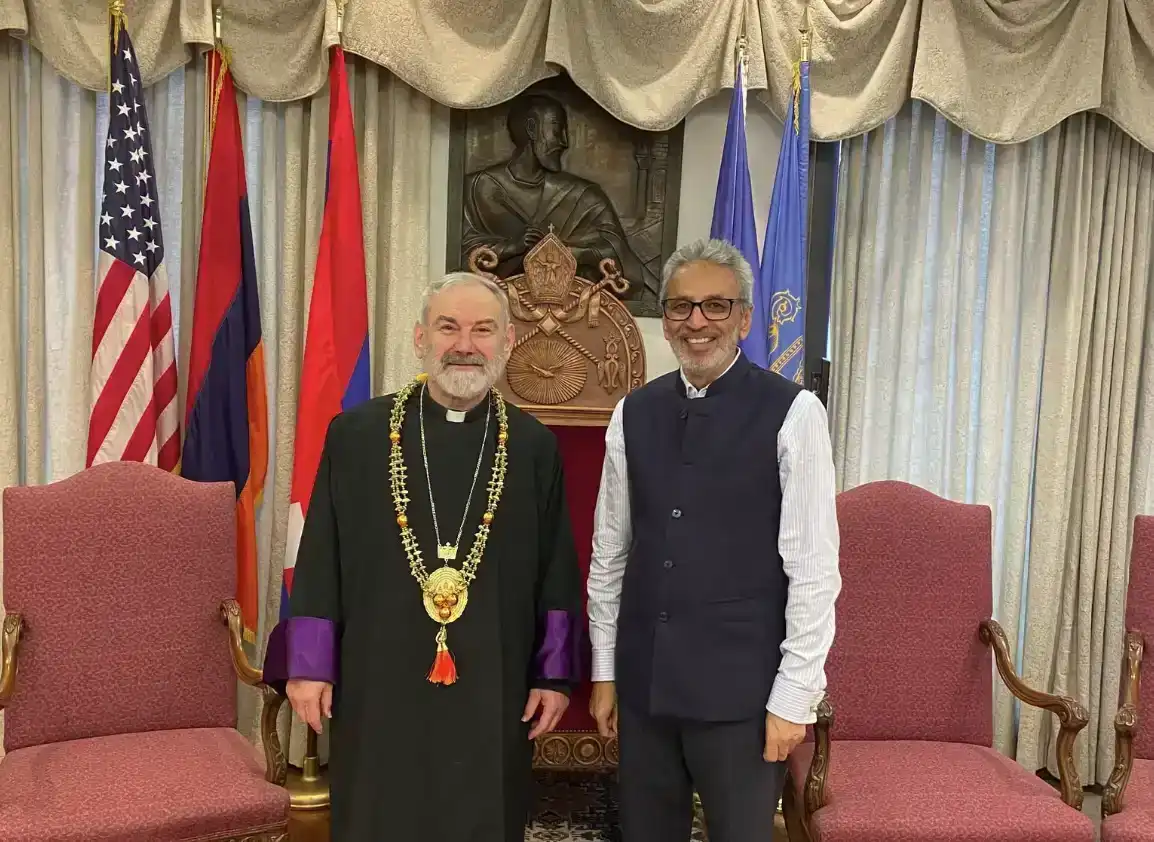 Ներկայութեամբ Թեմակալ Առաջնորդ Գերշ. Տ. Անուշաւան արք.ին Պաուա Ճէյն իր երախտագիտութիւնը յայտնեց Արամ Ա. վեհափառին