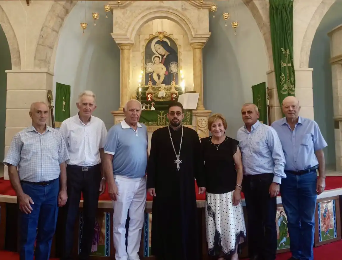 Քեսապի մէջ Խաչվերացը իւրայատուկ էր.  Եկեղեցի այցելած են այս առթիւ իրենց ծննդավայր այցելած ազգային բարերարներ Տէր եւ Տիկին Ծերոն եւ Սոնա Թիթիզեանները