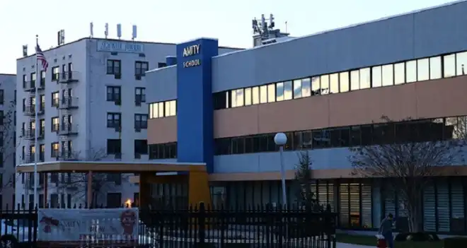 Պրուքլինի  «Կիւլէնիստ»    վարժարանը  վաճառքի հանուած