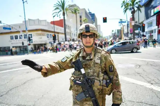 Յատուկ զօրքերը դուրս կու գան Լոս Անճելոսէն