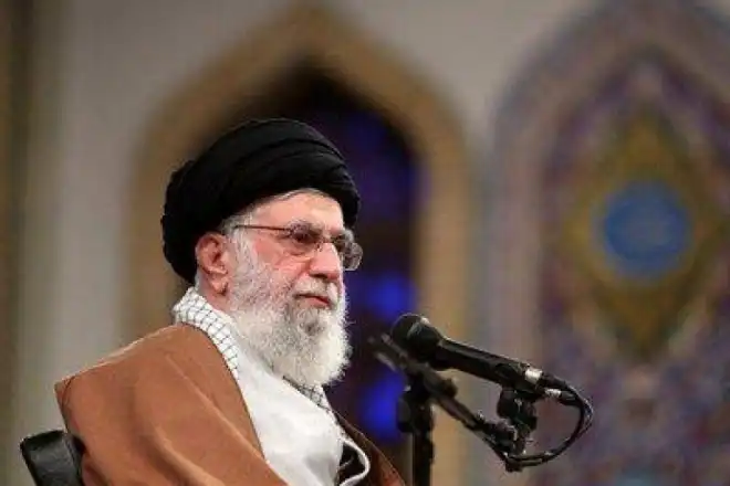 Իրանի Առաջնորդ. Բարձրացնել բանակի մարտունակութիւնը