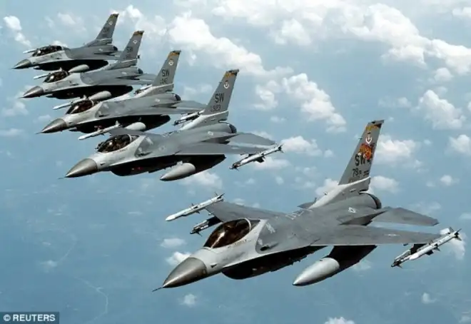 Իրաքեան օդուժին պատկանող F16 տիպի կործանիչներ գրոհած են Մուսուլի մէջ  ՏԱՀԷՇ-ի կեդրոններու վրայ