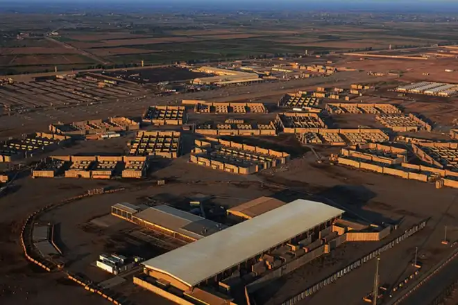 Յարձակում     Պաղտատի մերձ  եղող  «Ալ Պալատ»     օդային    խարիսխին  վրայ