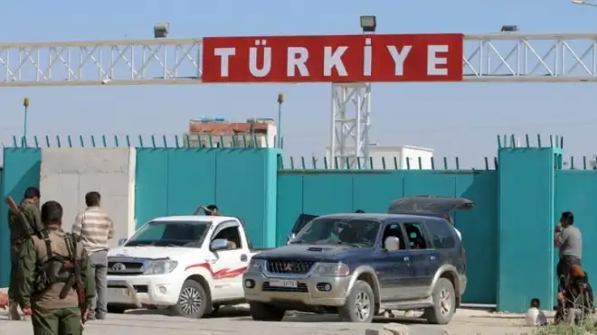 Սուրիա ուղղուող Ֆրանսական պատուիրակութիւն մը  «կախուած  կը մնայ» Թուրքիոյ սահմանին