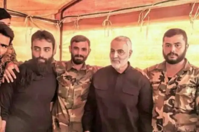 Զօր. Քասէմ Սուլայմանի  լուսանկարները ՝ Տէր Զօրի մէջ (Լուսանկար)