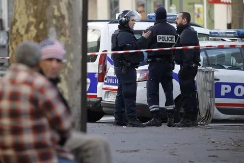 Հրատապ. Յարձակում  Փարիզի   մէկ ոստիկանատան դէմ. Զոհուած են  4  ոստիկաններ