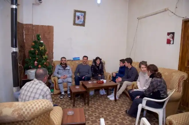 Ասատի եւ առաջին տիկնոջ անակնկալը վիրաւոր զինուորին