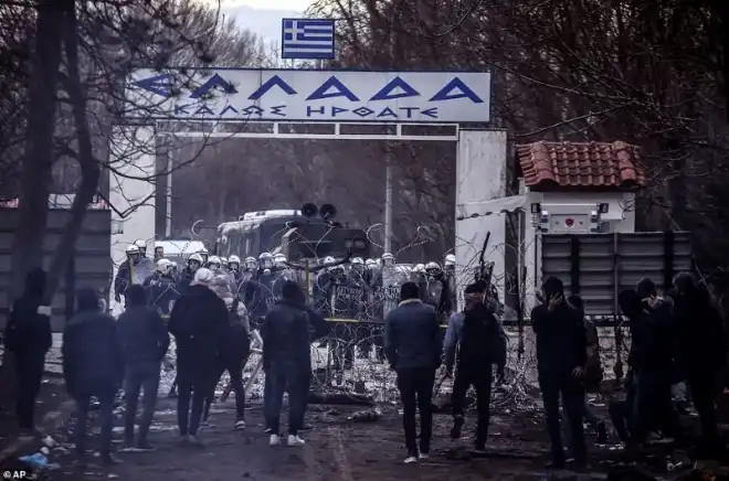 Վերջին զարգացումներու լոյսին տակ յունական զօրքերը բերուած են բարձր պատրաստականութեան վիճակի