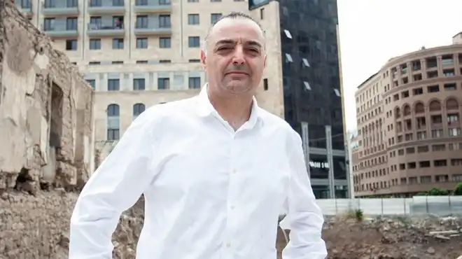 ՔՈՎԻՏ-19-Ը՝  ՄՀԵՐԻ ԴՈՒՌ (Մաս Ա.).  Սեւակ  Արծրունի