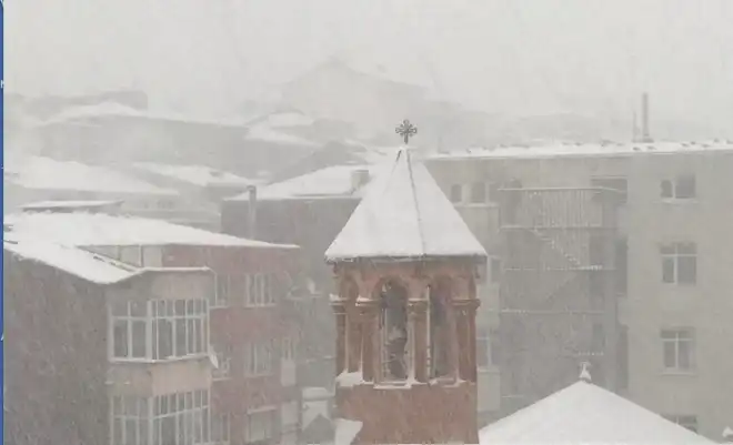 Պոլսոյ հայկական շրջանները ծածկուած՝ սպիտակ ձիւնով  (Տեսանիւթ)