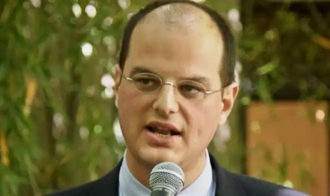 «Մահիկը խաչին վրայ...» Իտալացի լրագրող Խուլիօ Մէօթթի ահազանգ կը հնչեցնէ