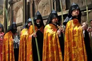 Գրիգոր Շղթայակիր   Եւ  Գրիգոր Պարոնտէր Պատրիարքները  Կրնան Սրբադասուիլ