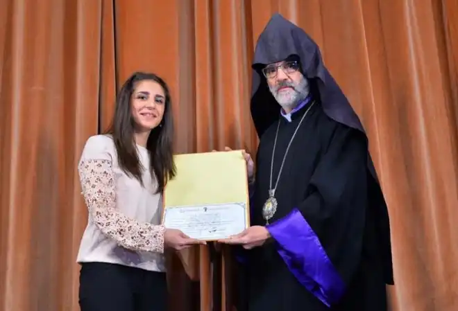 Ազգային բարերար Կիրակոս Գույումճեանի   հիմնադրած «Ներսէս Շնորհալի» մրցանակը Նաթալի Նաճարեանին