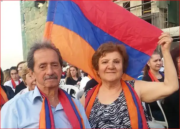 «Ամէն      Ապրիլ 24-ին    ահաբեկիչները  դժոխքի կը վերածէին  Հալէպի  հայաշատ թաղամասերը» Տէր  Զօր  ծառայող  զինուորի  մայր