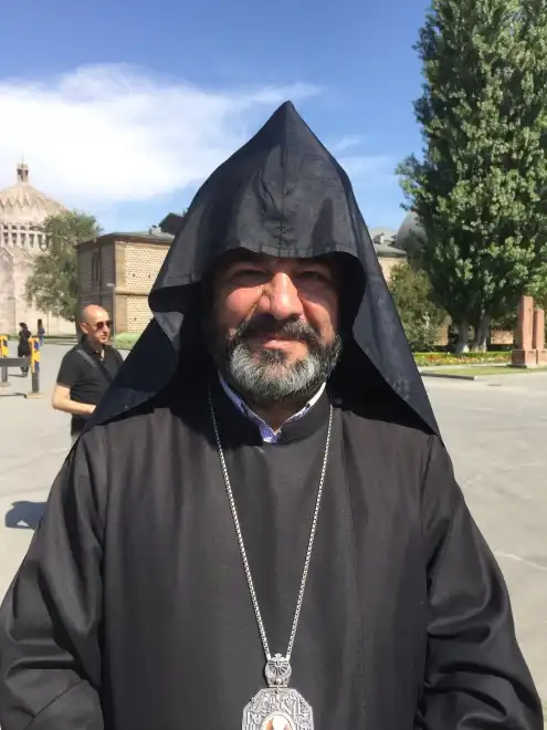 «Վրաստանի Մէջ Մեր Ժողովրդի Հանդէպ Ժխտական  Վերաբերմունք Չկայ» «Արեւելք»ին Յայտնեց  Տ.   Վազգէն  Արք.  Միրզախանեան