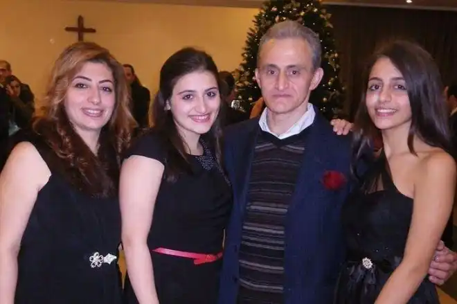 Յովհաննէս Թէքէեանի Մարմինը   Վաղը Հողին  Պիտի  Յանձնուի Իզմիրի  Մէջ