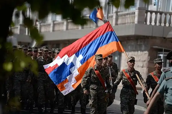 Ազատ  Ու Անկախ Արցախը      25  Տարեկան է