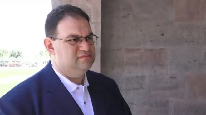 «Հայաստան  այս  վիճակէն, չի կրնար պառակտուած  դուրս  գալ»Արա  Գոչունեան