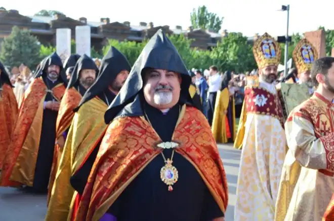 «Ֆրանսա կարեւոր դեր պիտի ունենայ ղարաբաղեան հիմնախնդրի լուծման առընթեր». «Արեւելք»ին ըսաւ Տէր Վահան Արք. Յովհաննիսեան