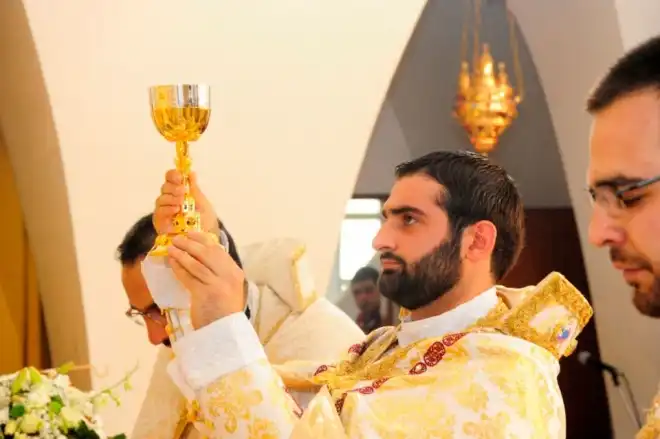 Հայր  Մաշտոց  վրդ. Զահթերեանը    կոչուած է նոր ծառայութեան