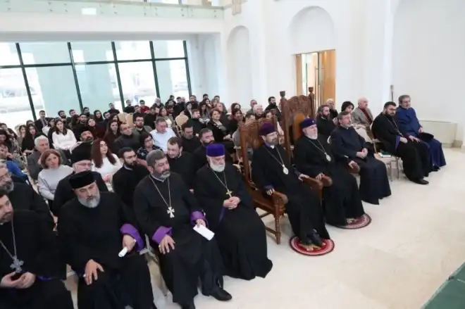 Մայր Աթոռի յարկին տակ տեղի ունեցաւ «Նարեկ»ի աշխարհաբար թարգմանութեան վերահրատարակութեան առթիւ յատուկ միջոցառում մը
