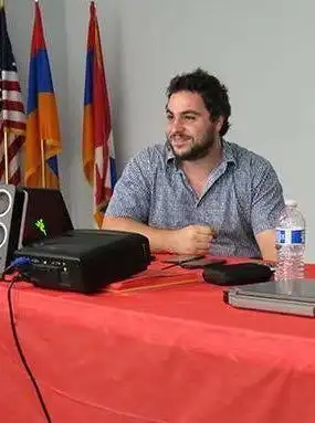 «Թուրքերը Նախաճաշին  Հայերուն  «Կերան» Իսկ Այսօր Ընթրիքի Համար   Քիւրտերուն Պիտի «Ուտեն».  Ռազմիկ Սարգիսեան