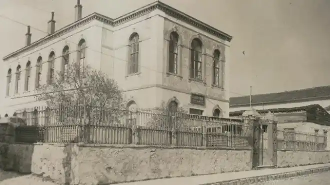 Աղմուկ Պոլսում. 172-ամյա  հայկական դպրոցի պատմական շենքը հանձնվում է վարձակալության