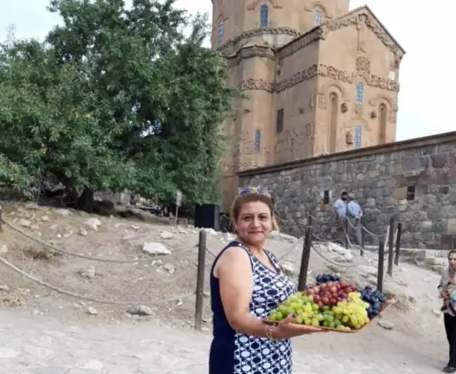 «Աշխարհի  բոլոր հայեր  դուք ալ  Աղթամար եկէք» Վան ապրող միակ   հայուհի Գայանէ  Գէորգեանի  կոչը