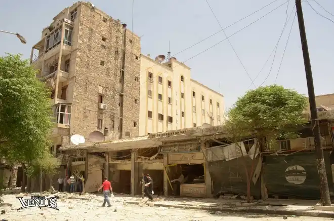 Պայթուցիկ  Տակառներ  Հալէպի  Քարէն Եփփէ Ազգային Ճեմարանի Թաղին  Մօտ