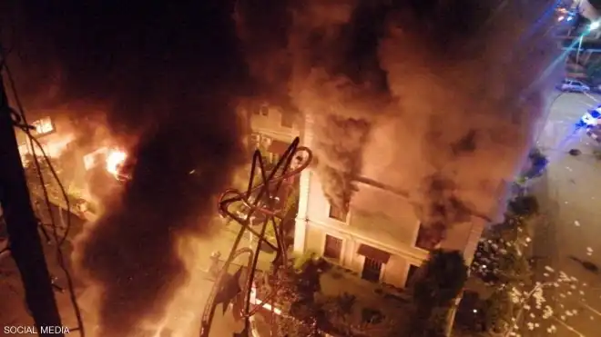 Վերջին ժամ. Թրիփոլիի քաղաքապետարանը հրոյ ճարակ (Տեսանիւթ)