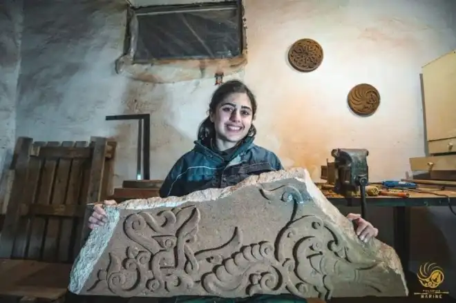 «Փափաքս է, որ իմ նման իգական սեռի  ներկայացուցիչներ   խաչքարագործ դառնան» Նարինէ Փօլատեան