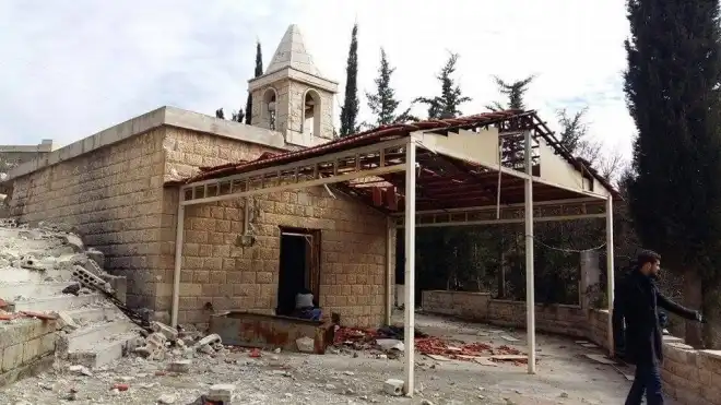 Նոր Լուսանկարներ Ղընէմյէէն, Ուր  Երեւելի Կը Դառնայ Ահաբեկիչներուն  Վանտալիզը