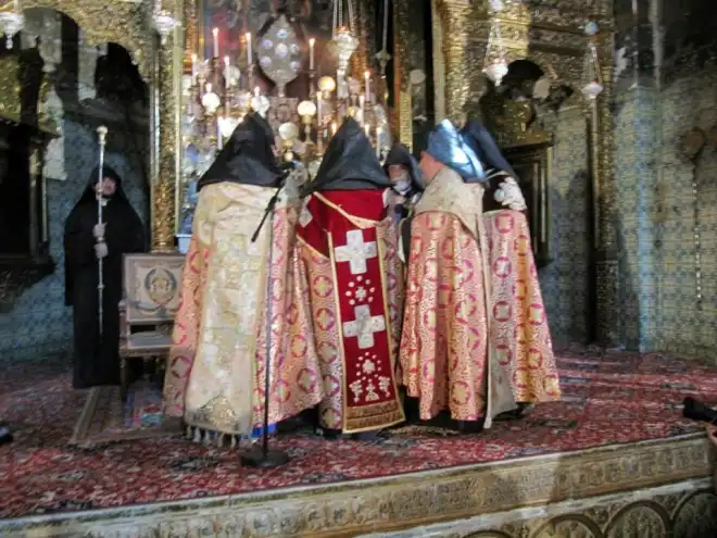 Հայ եկեղեցու չորս նվիրապետական աթոռներից երեքի գահակալները չեն մասնակցում Հռոմի Պապի այցին