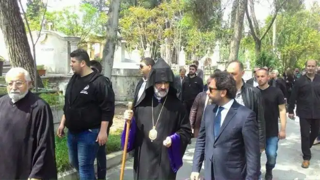 Չորս տարուան ընդմիջումէ ետք Ս. Պատարագ մատուցուեցաւ Հալէպի Ազգային գերեզմանատունէն ներս (Լուսանկարնե