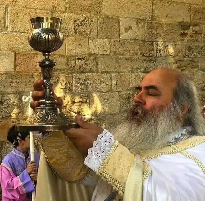 «Մեր  աղօթքները ձեզի՝ Սրբազան հայր...» Տ. Մեղրիկ եպս. կը պայքարի  «Քորոնա»ի դէմ