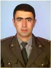 Հայոց Բանակի  Հերոս Սպան  Մինչեւ Իր Նահատակութիւնը  Առանձինն  Դէմ Դրած Է Ոսոխին