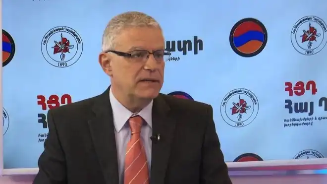 Հեռու մնալ  քաղաքական  սայթաքումներէ.  Տօքթ. Արմէն  Մազլումեան