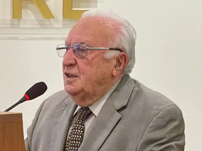 Գրելը  գոյութեան  երաշխիք. Երուանդ  Ազատեան  կը պատասխանէ «Ինչո՞ւ  կը գրեմ»  հարցումին