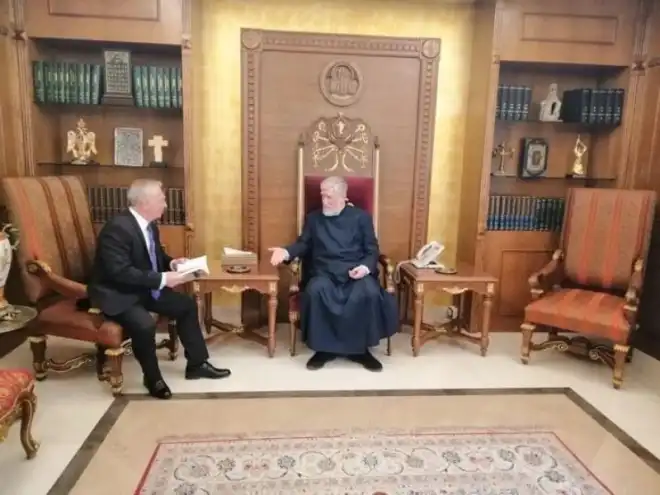 Լիբանանի մօտ Հայաստանի Դեսպանը այցեեց Վեհափառ Հայրապետին