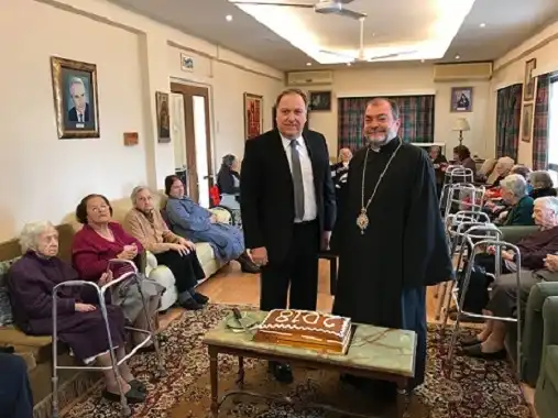 Տ.  Խորէն  Սրբազան  եւ Վարդգէս   Մահտեսեան այցելած    են  «Գալայճեան հանգստեան տուն»